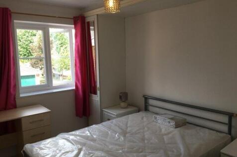 westbury-gardens-gu9-9rn-921335