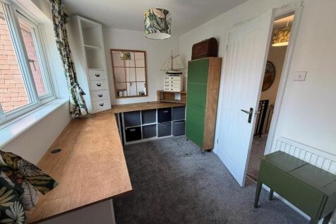 Hooke Close, Canford Heath, Poole photo 5