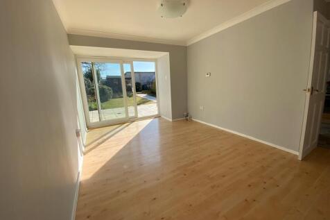 Longfield, HARLOW photo 4