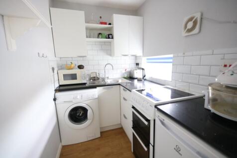 Holmlea Road, , Datchet photo 3