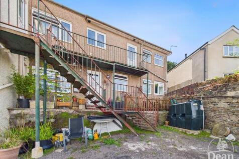 Lydney, GL15 - property photo