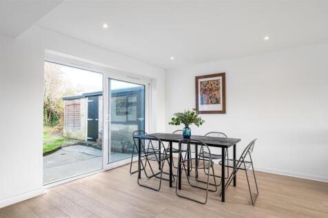 Lounge / Dining Room