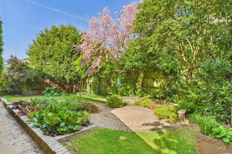 CAM02519G0-PR0268-STILL003