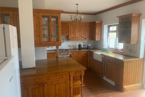 Kitchen (front) .2.jpg