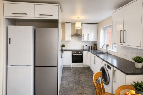 5 Bedroom - End Terrace HMO