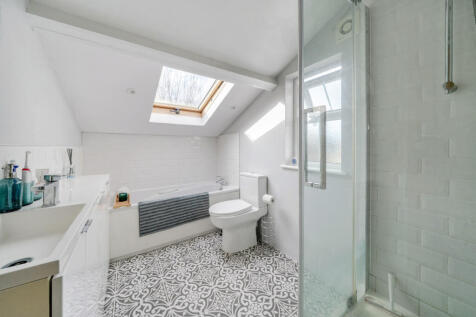 1373809-4-690de7e...