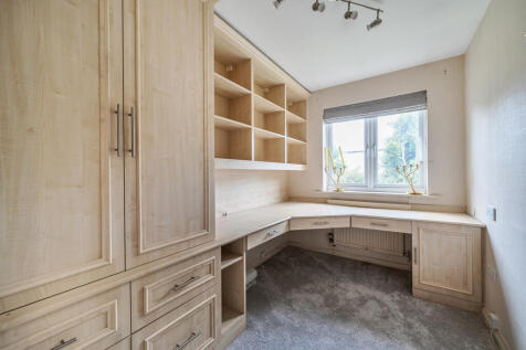 1348460-6-68b6fde...