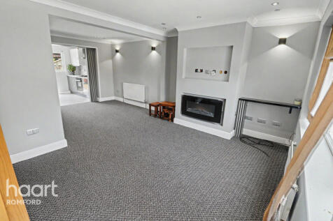Hale End, Romford photo 5