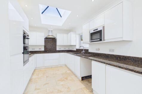 Kitchen/ Dining Room