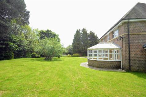 Heathside Place, Epsom photo 3
