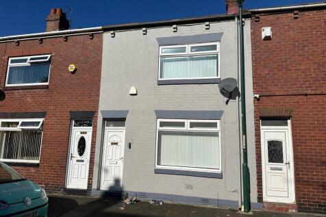 2-bed terraced on Taylor Street, South Shields, NE33 5AW, £750/mo