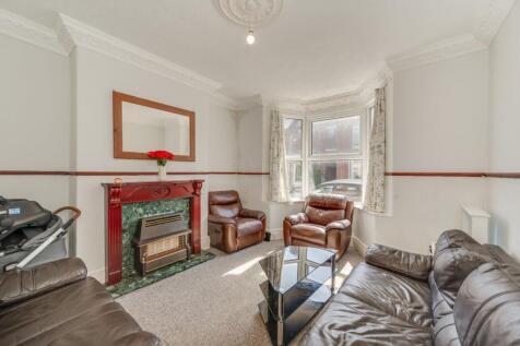 SITTING ROOM DINING ROOM AND KITCHEN