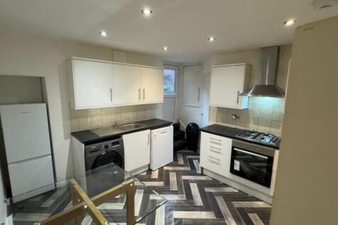 Chestnut Avenue, Hyde Park, Leeds, LS6 1BA photo 3