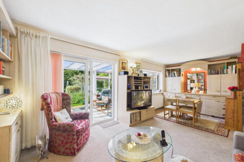 CAM02909G0-PR0484-STILL016