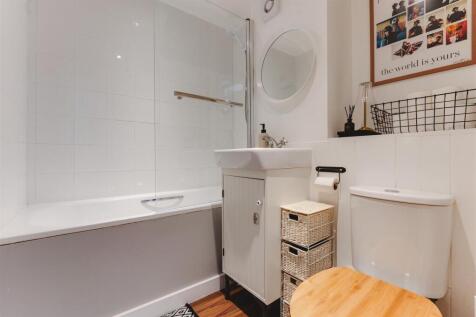 Riverside Close-8.jpg