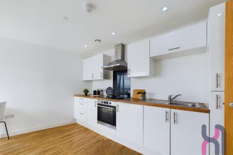 19 Plaza Boulevard, Liverpool, L8 photo 3