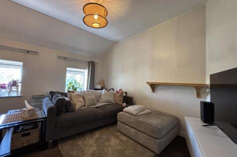 Robin Hood Court, Liversedge, WF15 7HN photo 3