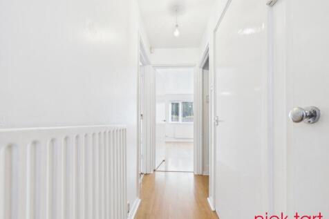CAM02849G0-PR0196-STILL002