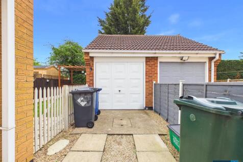 Garage/Driveway