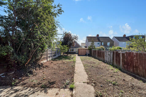 Ashford, TW15 - property photo