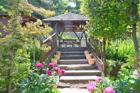 Covered Sitting Area