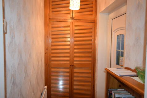 Entrance lobby &amp; Cupboard