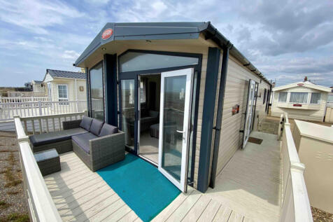 2 Bedroom Park Home For Sale