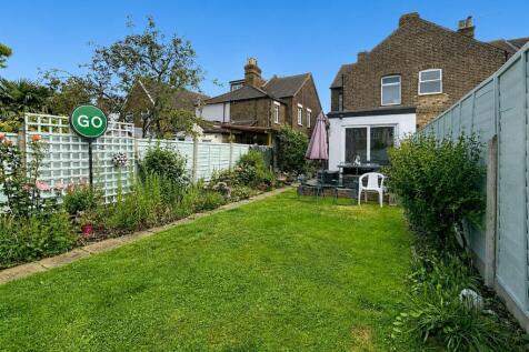 Havering Rd, RM1 For Sale by Barrain London Estate