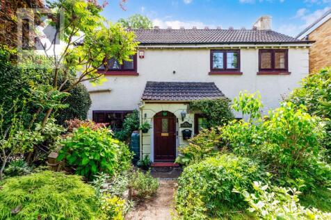 Old Bridge Lane, Epsom - KT17 4AD