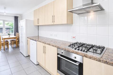 81 Holberry Gardens, Broomhall photo 3