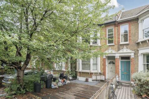 London, SW18 - property photo