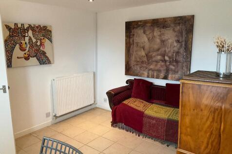 chat to the cook, sit in the snug