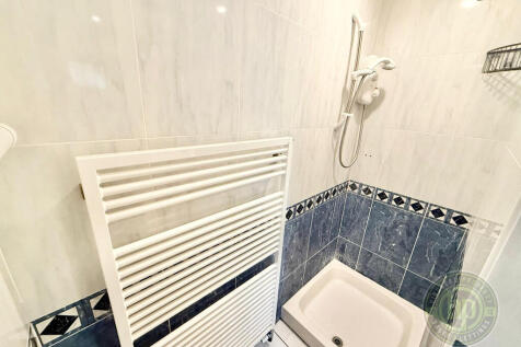 En Suite Shower