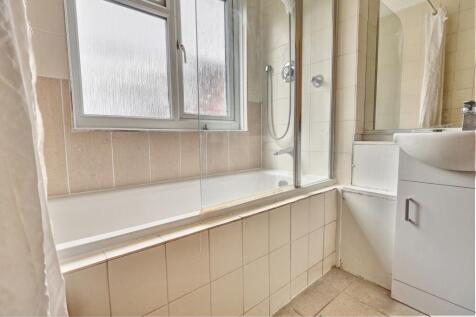 The Greenway, High Wycombe, Buckinghamshire, HP13 photo 4