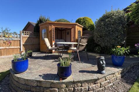 Garden V8.JPG
