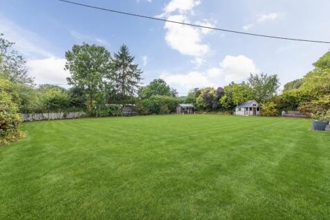 PRIVATE 0.26 ACRE GARDENS.jpg