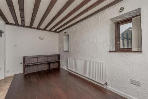 Fitted Dining Kitchen: