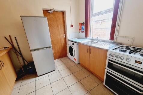 37 Claremont Road, Leamington Spa photo 3