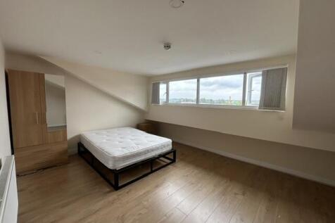 Queens Road, Hyde Park, Leeds photo 3