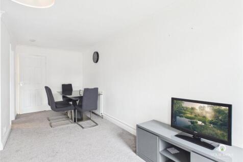 Lounge / Dining