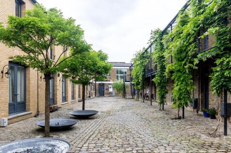 courtyard (example)