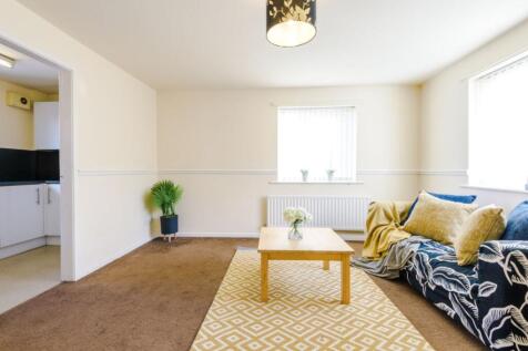 16 Thomas Court Living Room 2