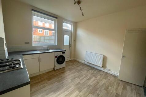 St. Catherine Street, Wakefield, WF1 photo 3