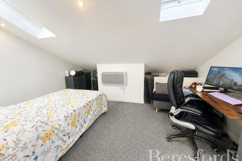 Studio Room