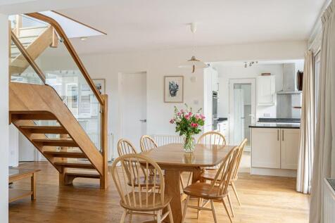 Reception/Dining Area