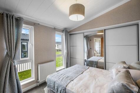 80869e824128b4329650b125473db104e1e869af0aa8215733