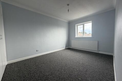 Dinsdale Gardens, Rustington, West Sussex photo 4
