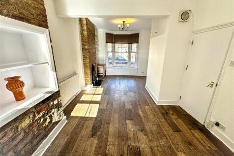 Cranbourne Road, Leyton, E15 photo 4