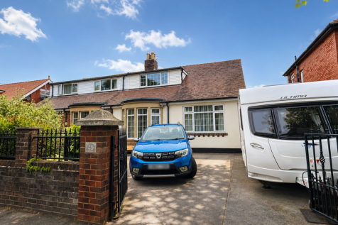 Blackpool, FY4 - property photo