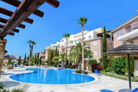 Communal Pool &amp;...